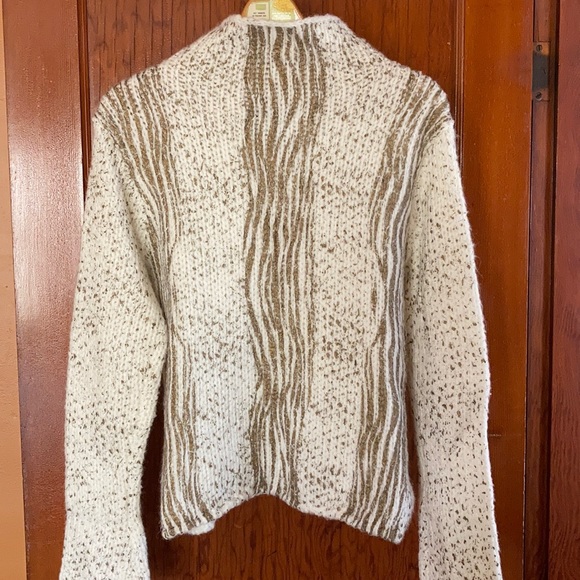 Sweater - Picture 3 of 4